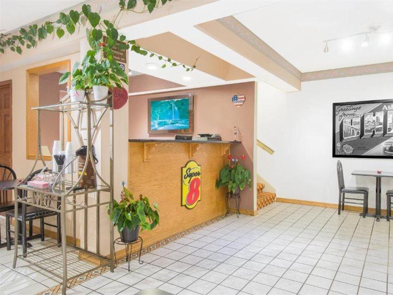 Super 8 By Wyndham Ashland Hotel Exterior photo